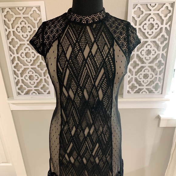 Vintage Style Lace Dress - Picture 4 of 11